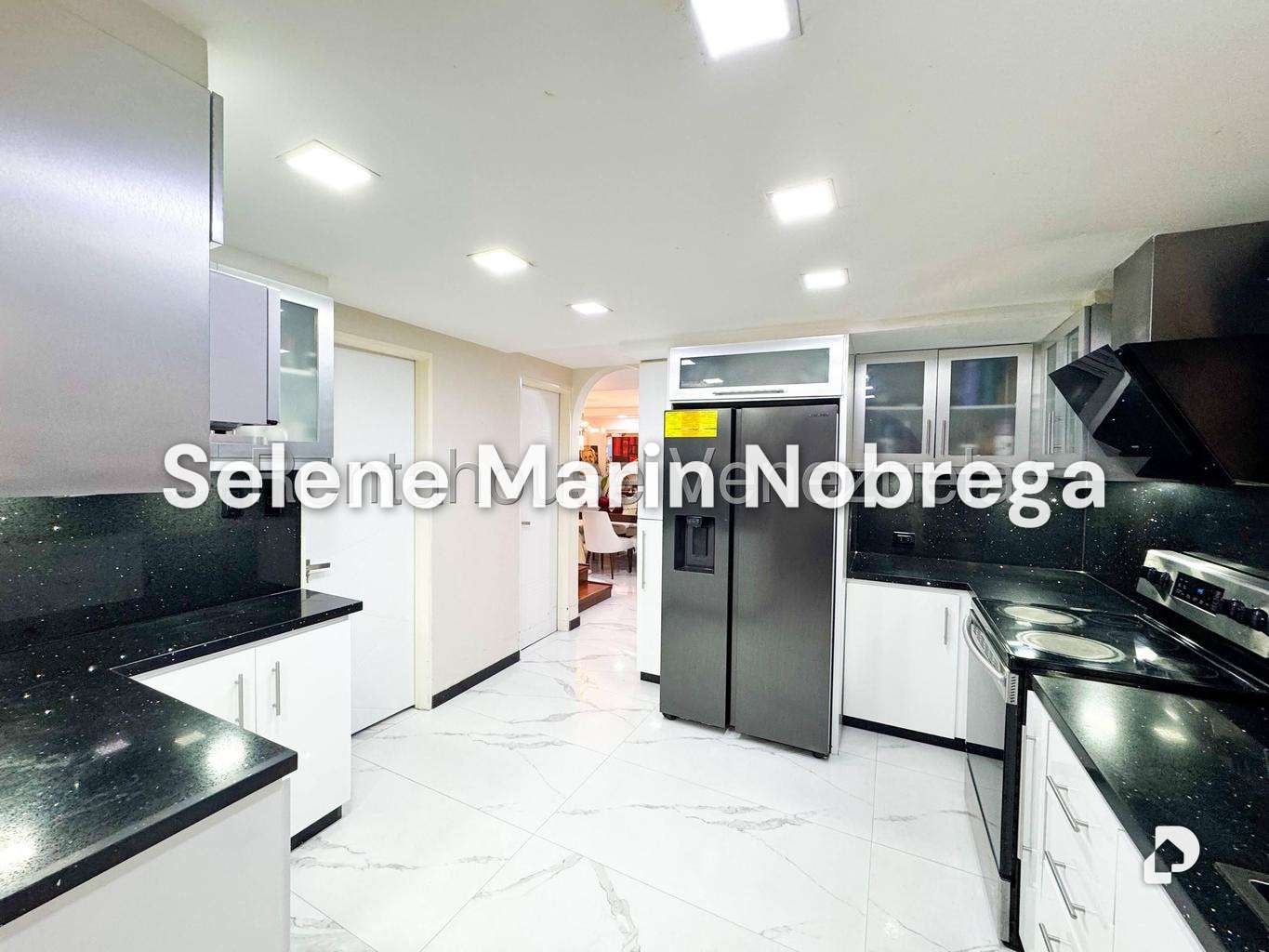 Casa en Alto Prado, Caracas – 14
