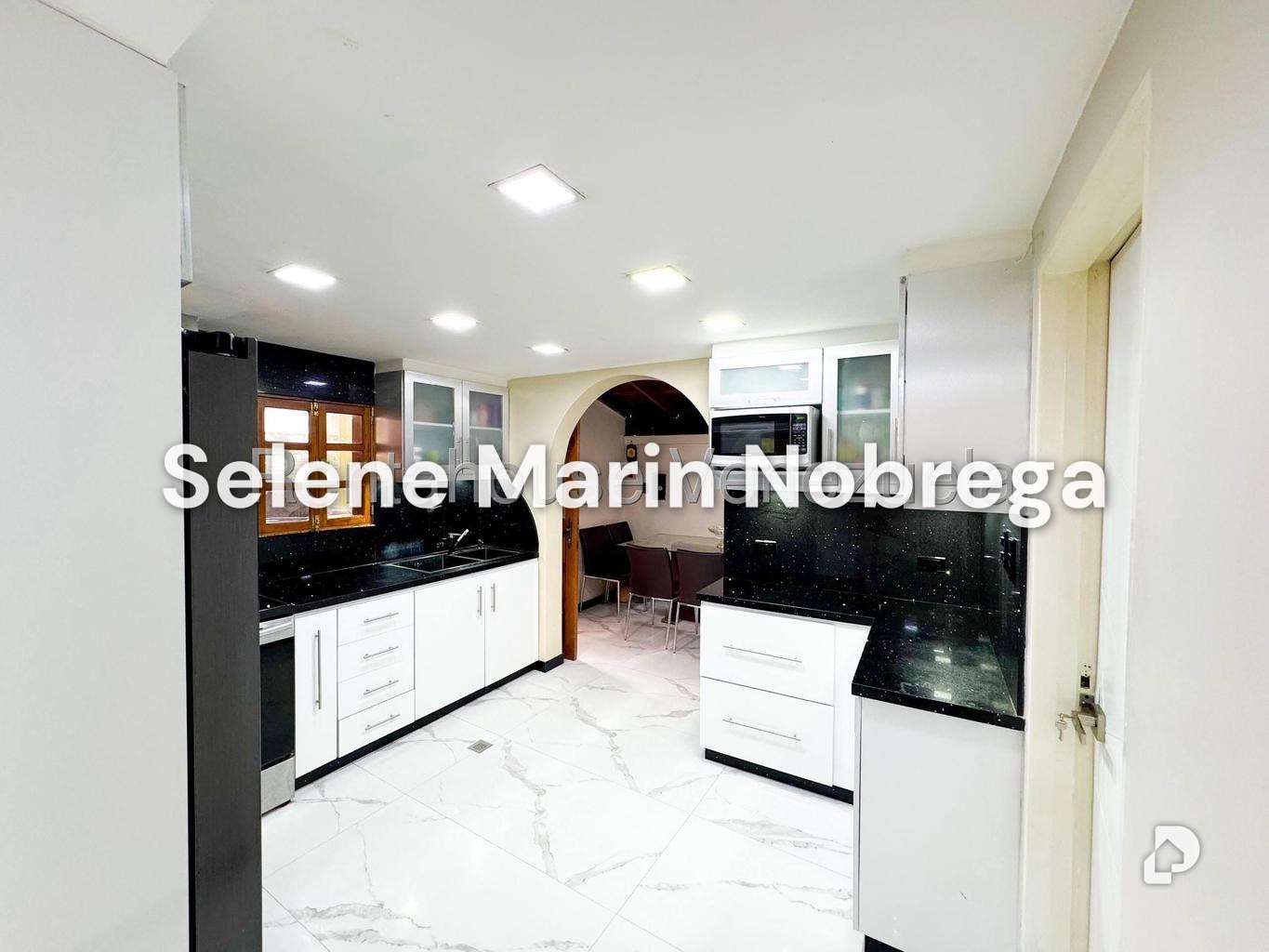 Casa en Alto Prado, Caracas – 10