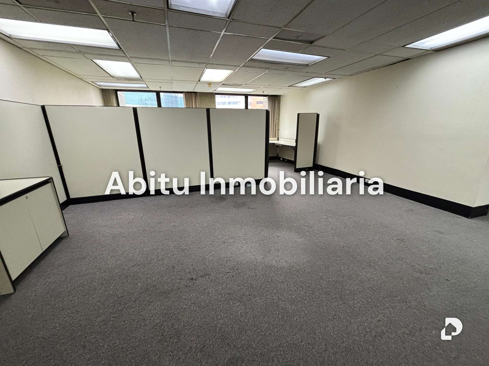 Oficina en La Castellana, Caracas – 8