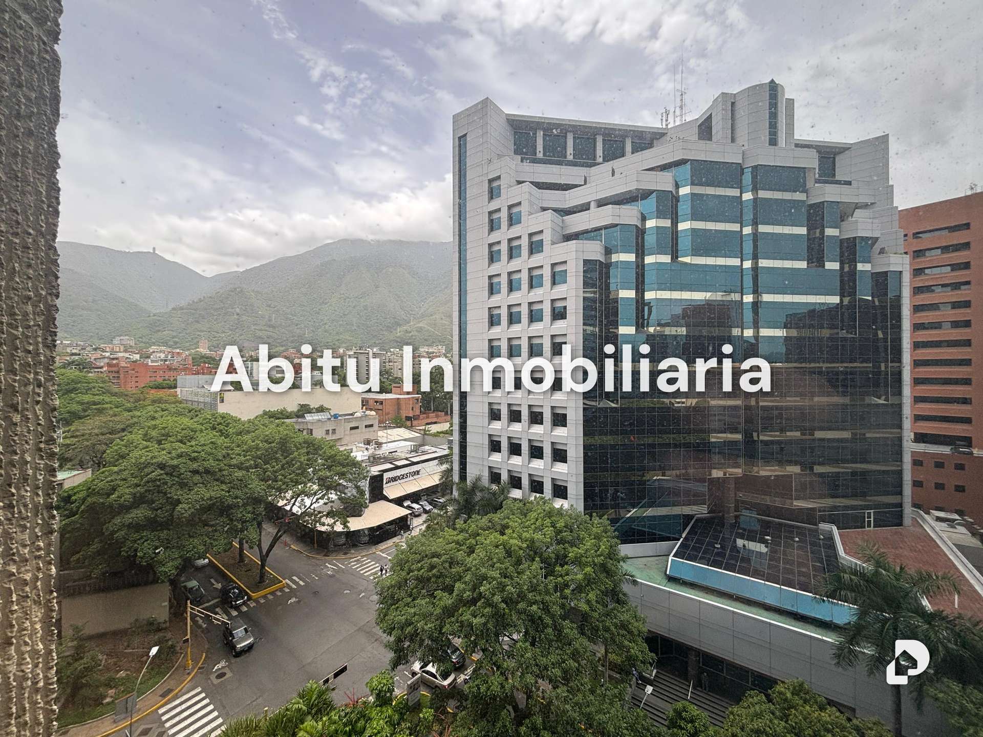 Oficina en La Castellana, Caracas – 1
