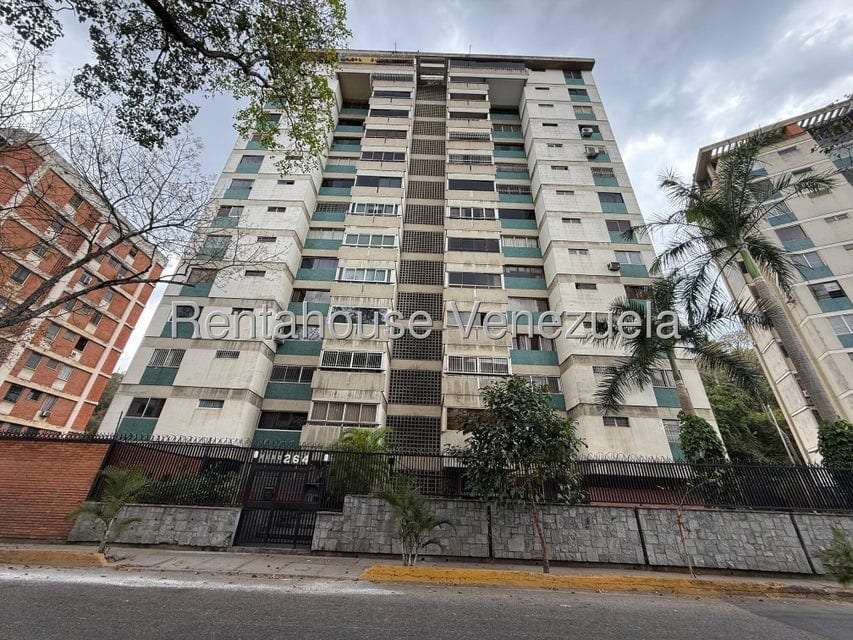 Apartment in Chuao, Caracas - 1