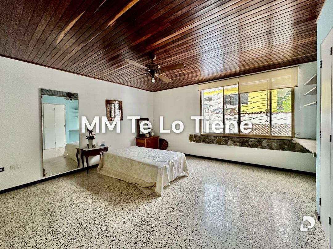 Casa en Altamira, Caracas – 21