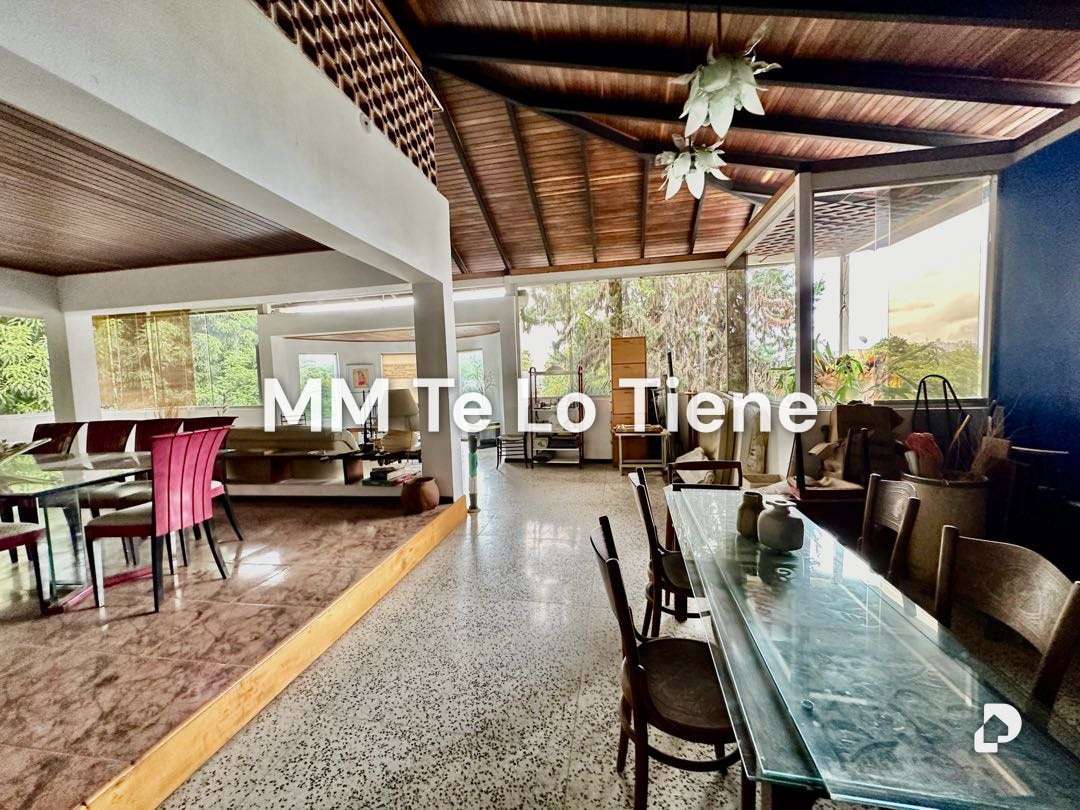 Casa en Altamira, Caracas – 19