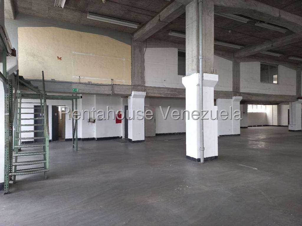 Local comercial en Palo Verde, Caracas - 1