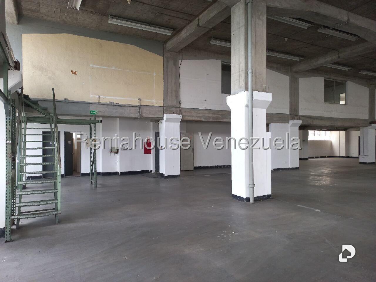 Local comercial en Palo Verde, Caracas – 1