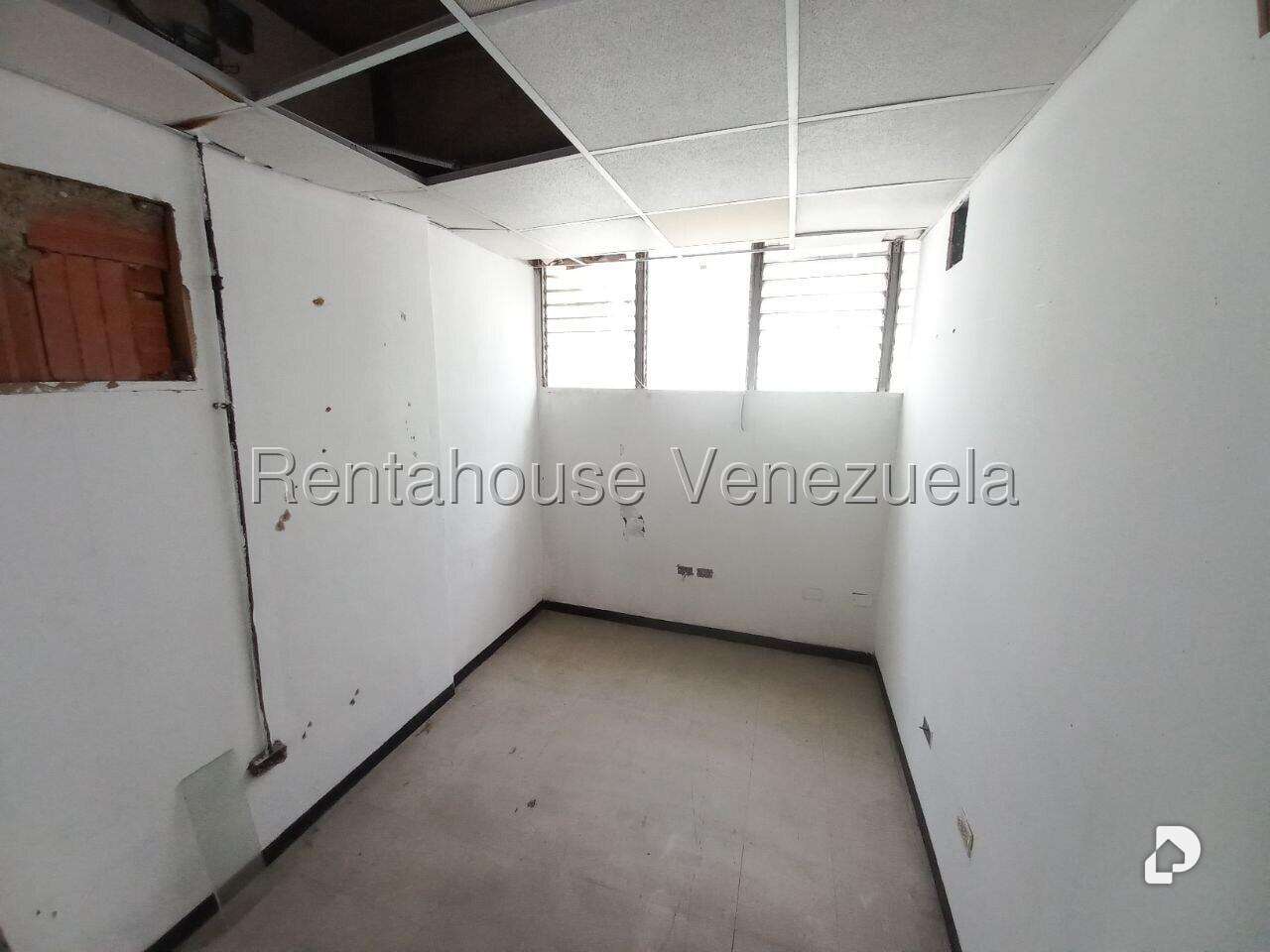 Local comercial en Palo Verde, Caracas – 19