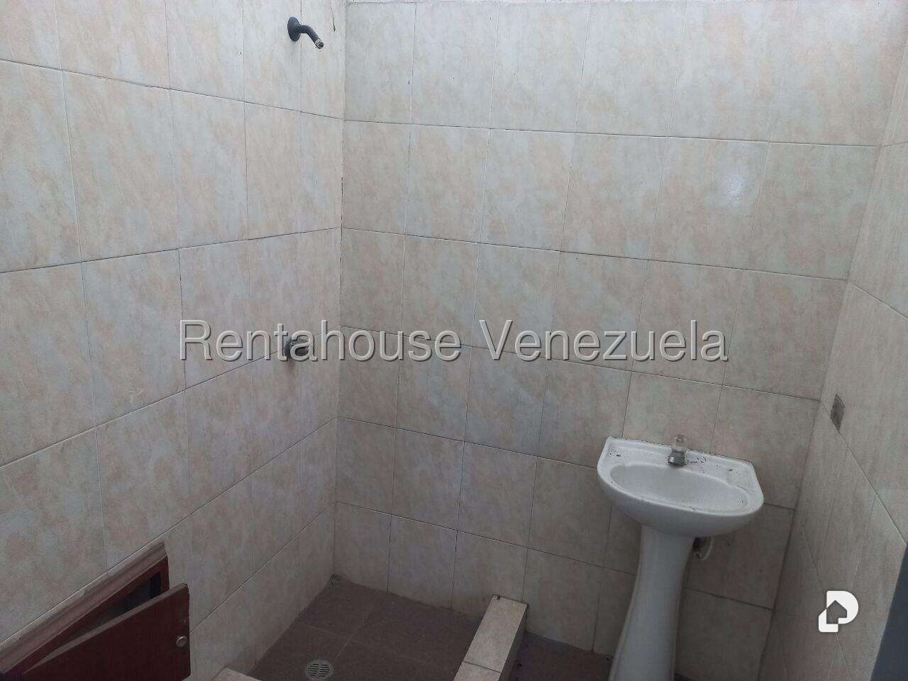 Local comercial en Palo Verde, Caracas – 13