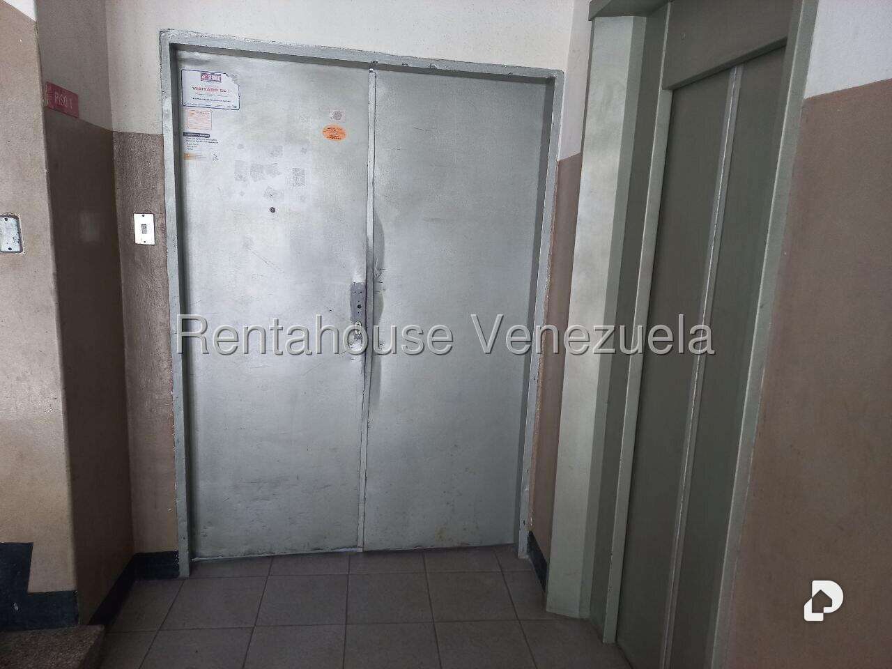 Local comercial en Palo Verde, Caracas – 21