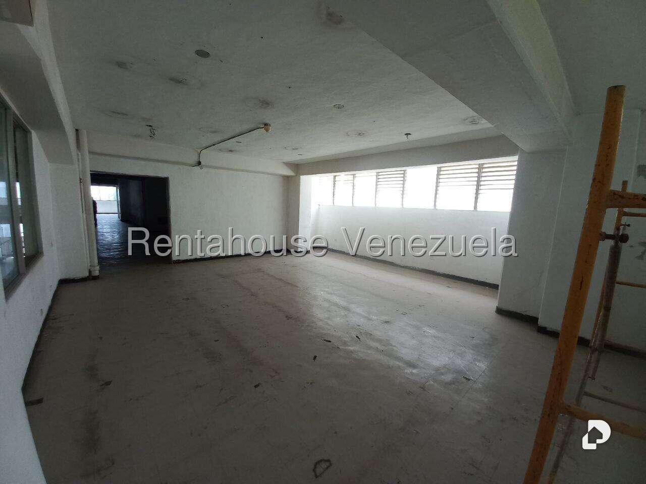 Local comercial en Palo Verde, Caracas – 18