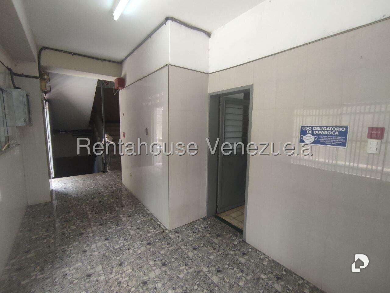 Local comercial en Palo Verde, Caracas – 23