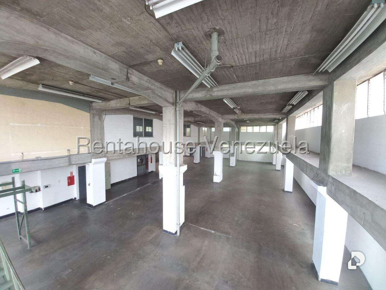 Local comercial en Palo Verde, Caracas – 3
