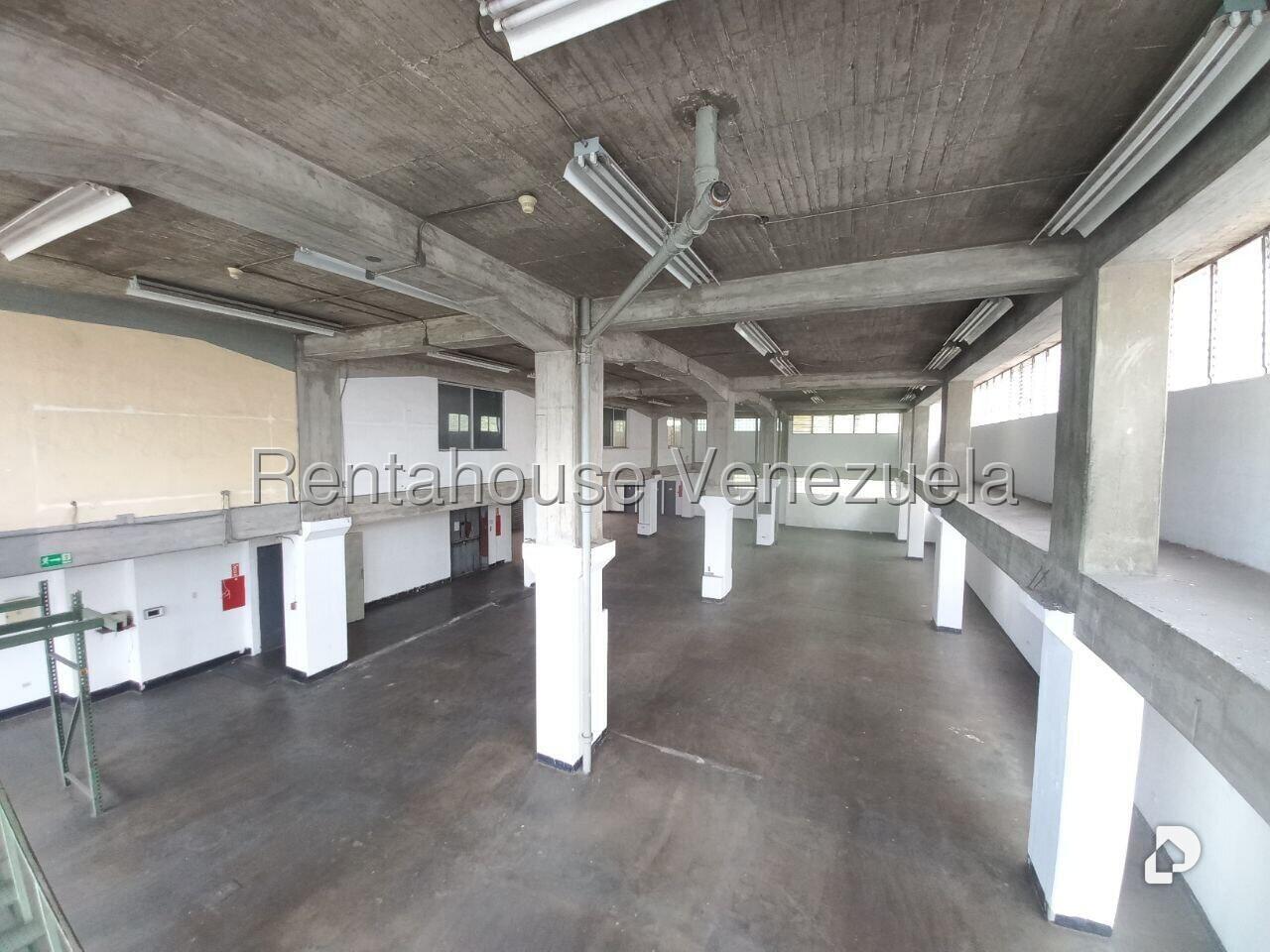 Local comercial en Palo Verde, Caracas – 3