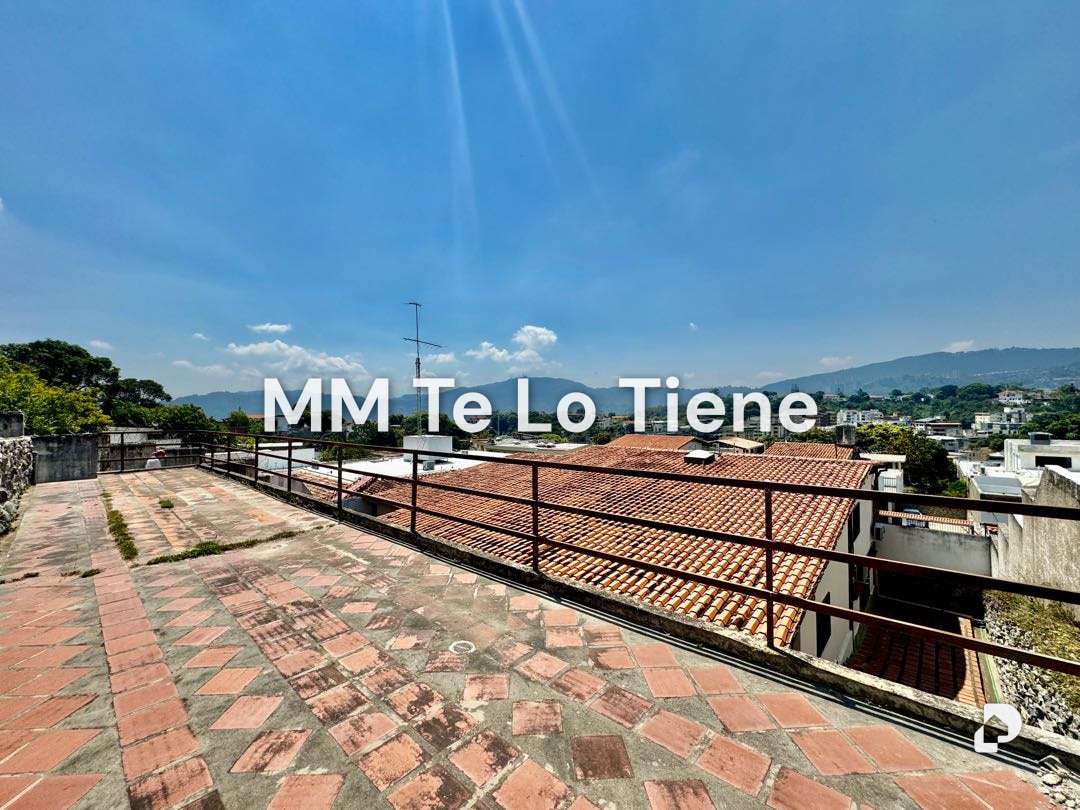Casa en Cumbres de Curumo, Caracas – 27