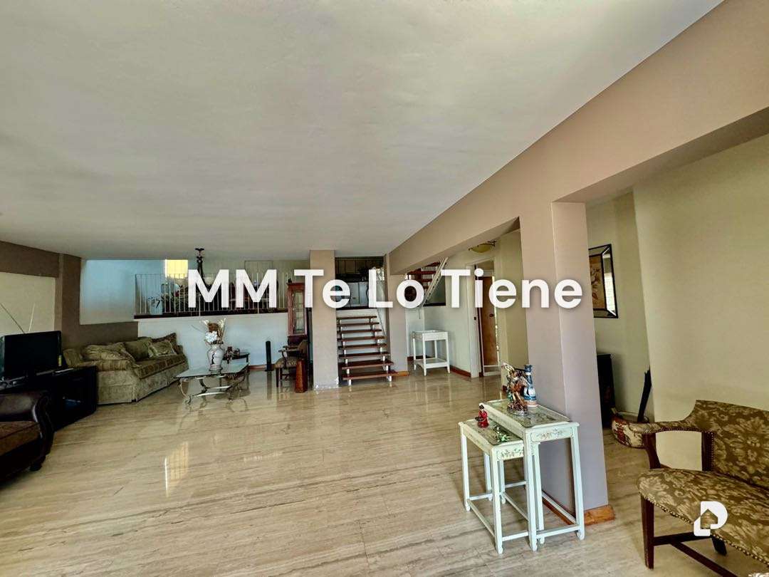 Casa en Cumbres de Curumo, Caracas – 18