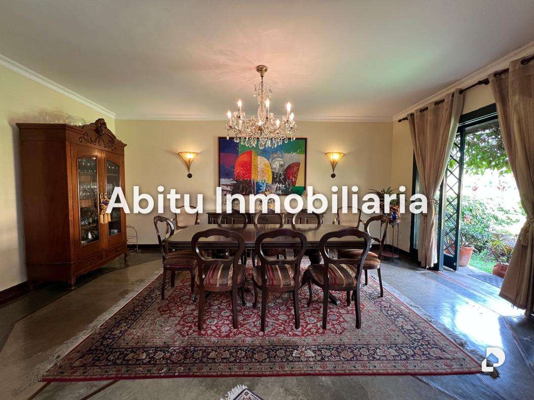 Casa en Altamira, Caracas – 14