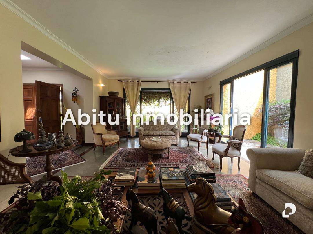Casa en Altamira, Caracas – 10