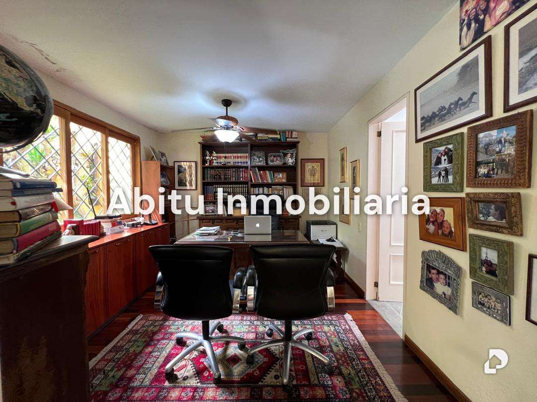 Casa en Altamira, Caracas – 21