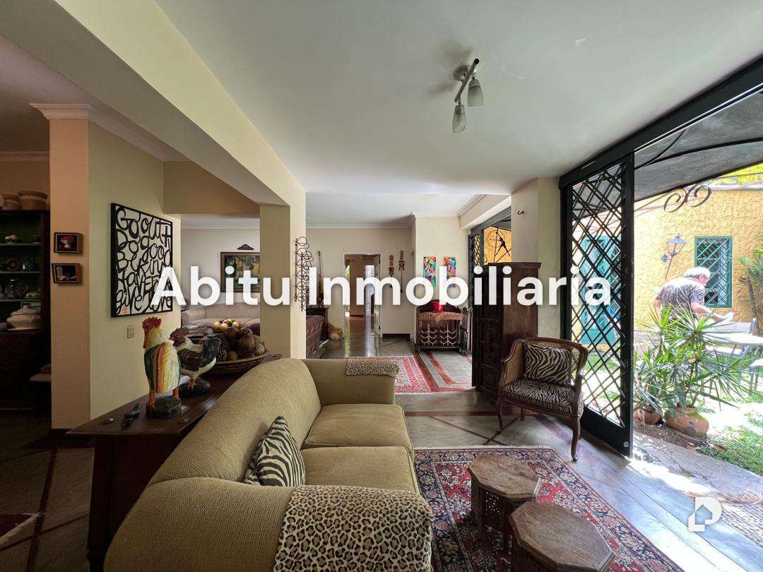Casa en Altamira, Caracas – 11