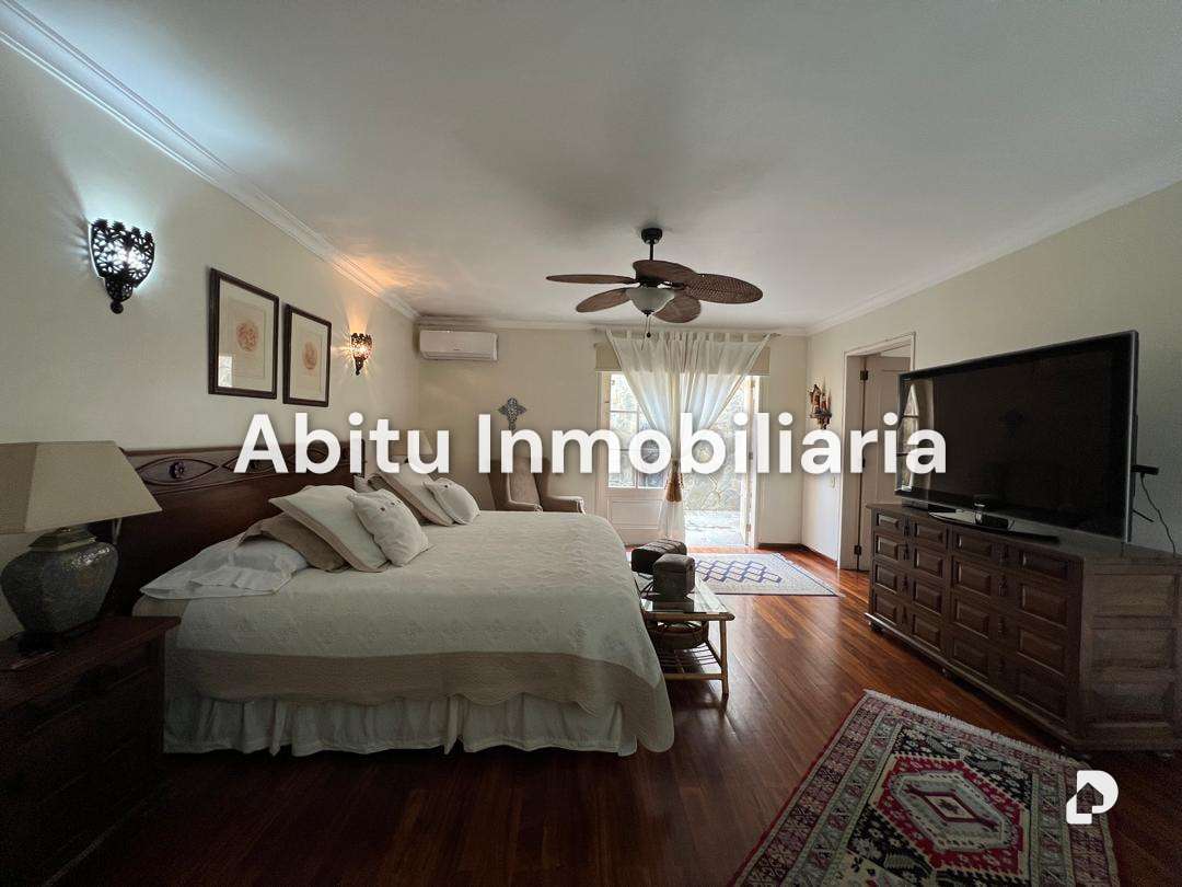 Casa en Altamira, Caracas – 25