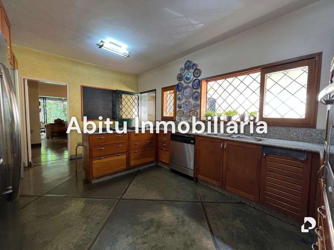 Casa en Altamira, Caracas – 23