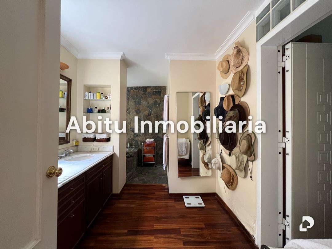 Casa en Altamira, Caracas – 31