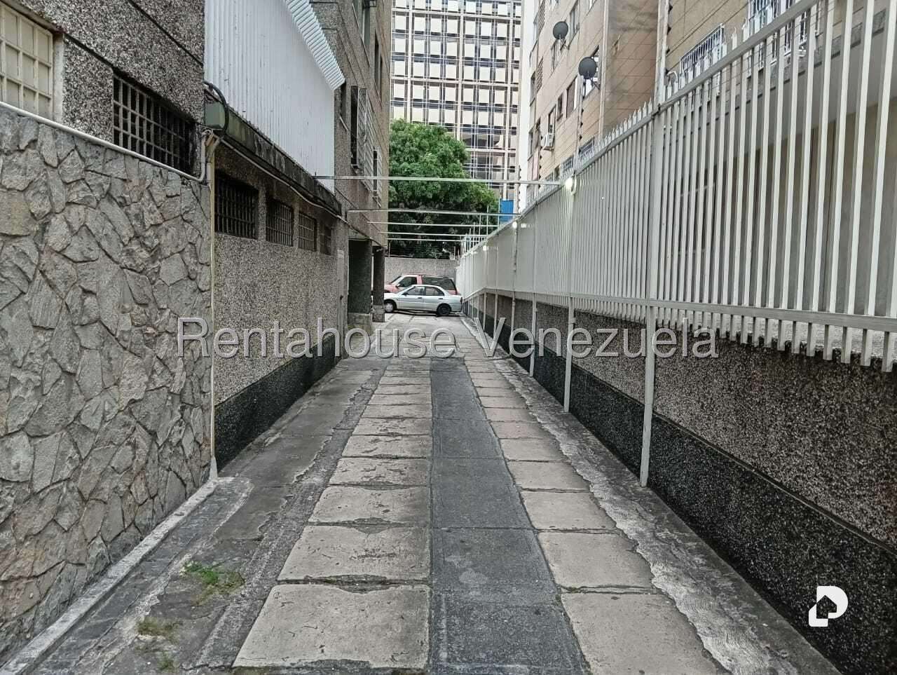 Apartamento en Altamira, Caracas – 28
