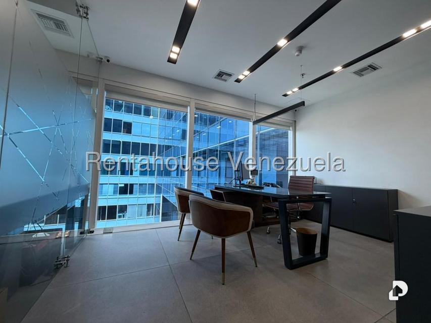 Office in Los Palos Grandes, Caracas – 4