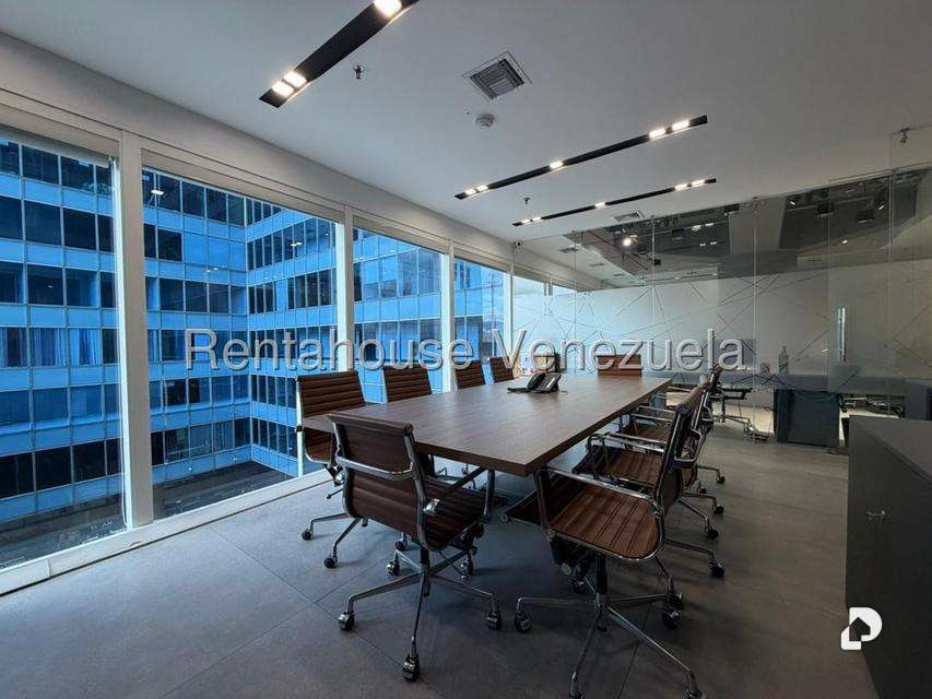 Office in Los Palos Grandes, Caracas – 3