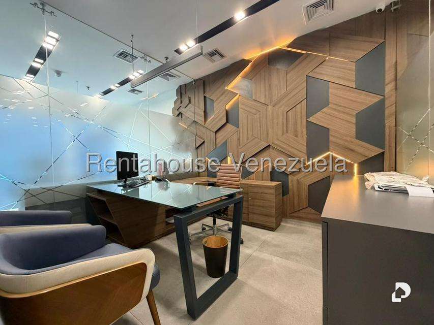 Office in Los Palos Grandes, Caracas – 1