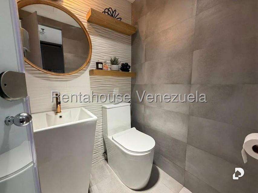 Office in Los Palos Grandes, Caracas – 9
