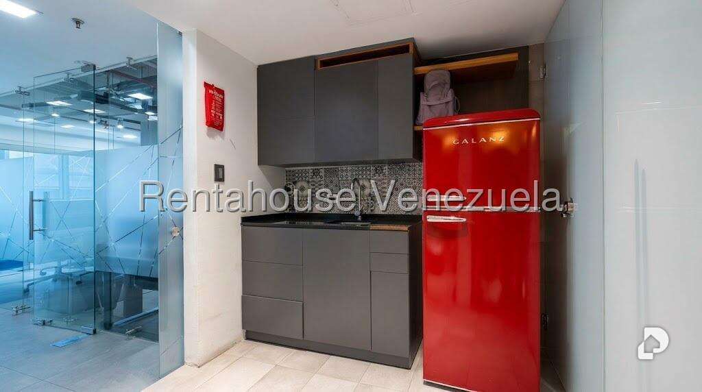 Office in Los Palos Grandes, Caracas – 8