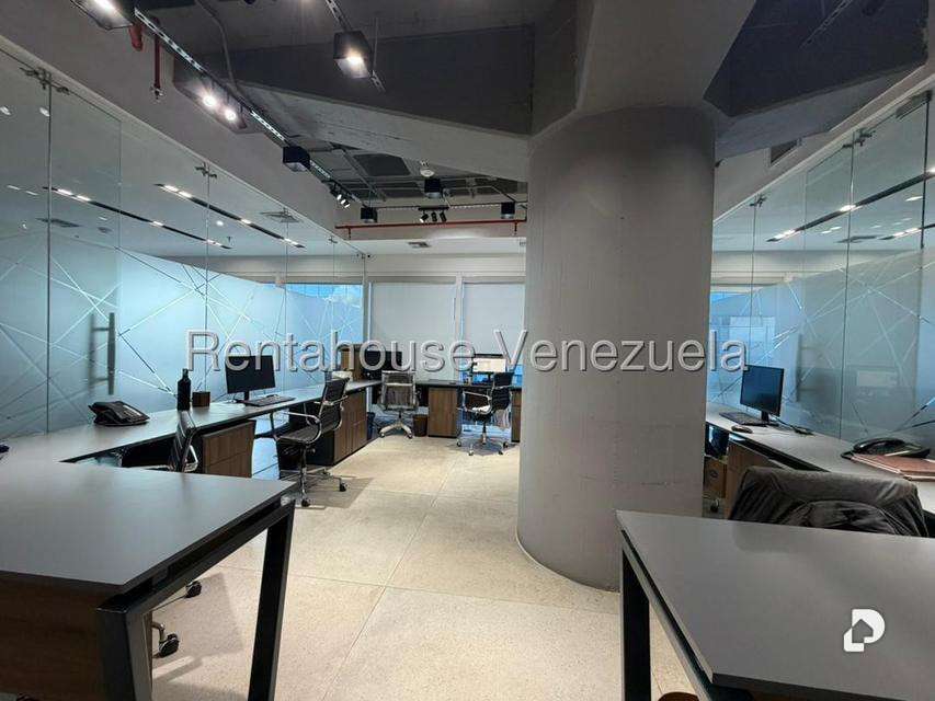 Office in Los Palos Grandes, Caracas – 10