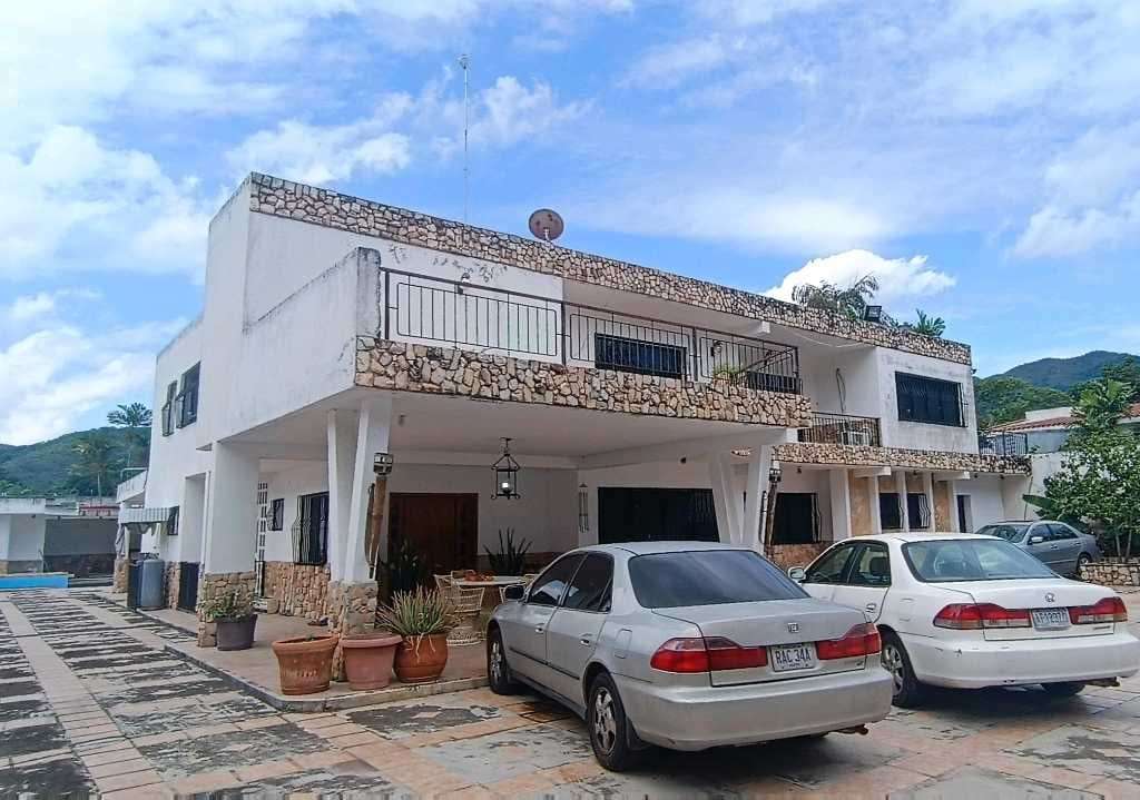 Casa en Guaparo, Valencia - 1