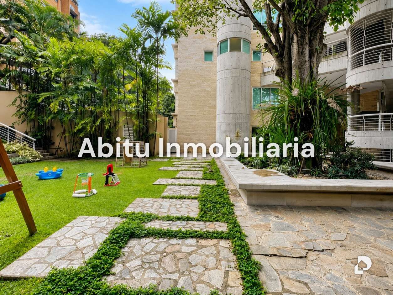 Apartamento en Los Palos Grandes, Caracas – 15