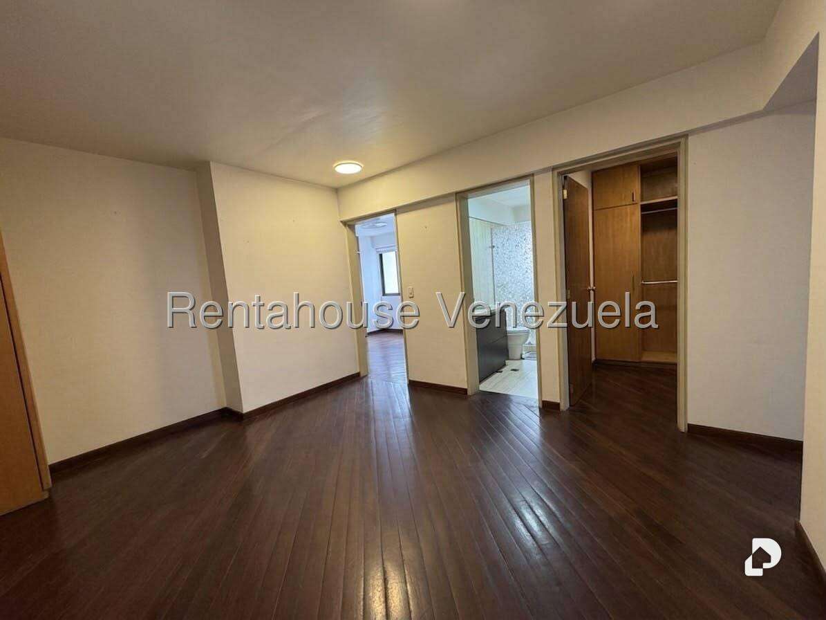 Apartamento en El Rosal, Caracas – 15