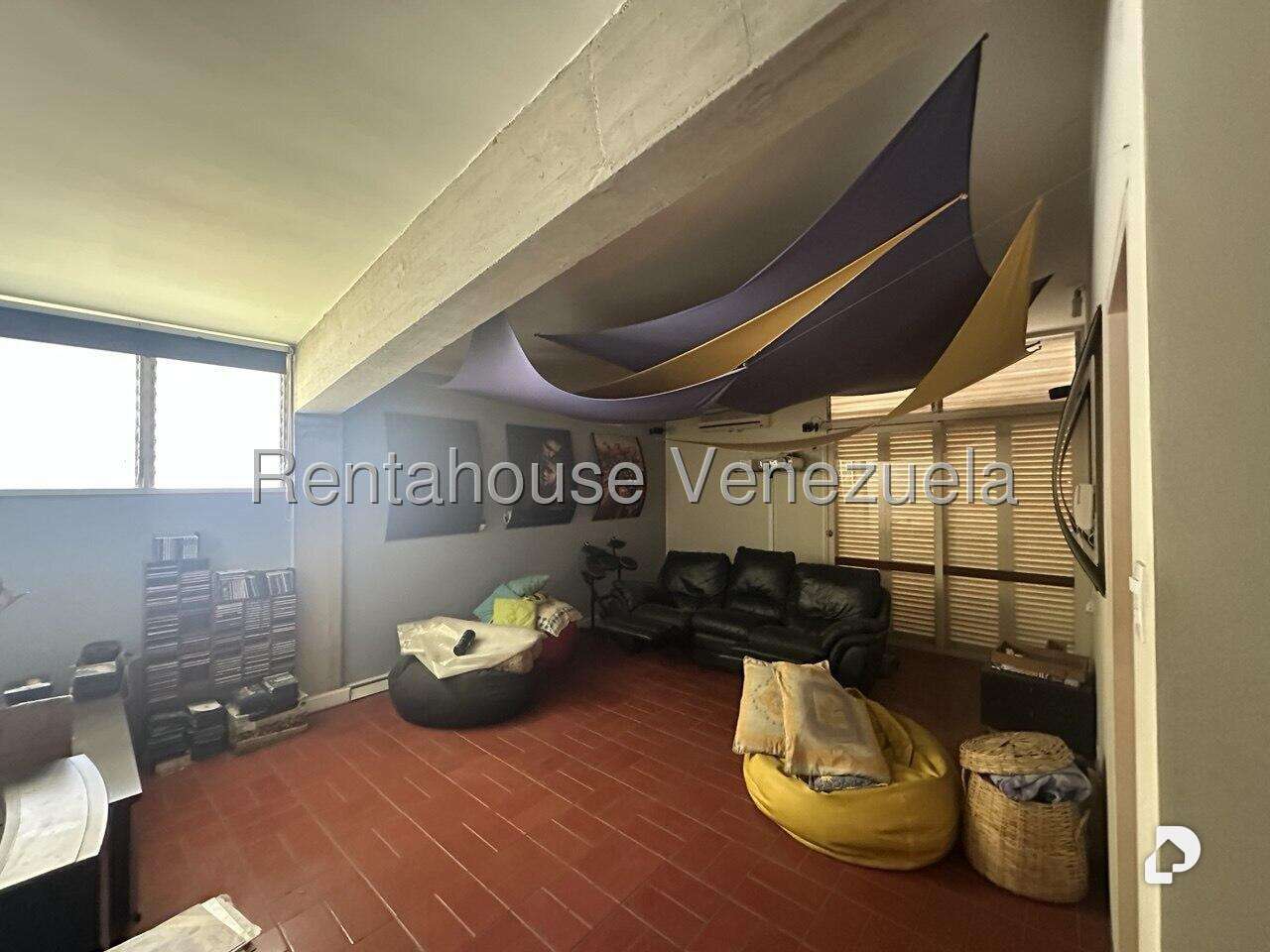 Casa en Colinas de Bello Monte, Caracas – 28