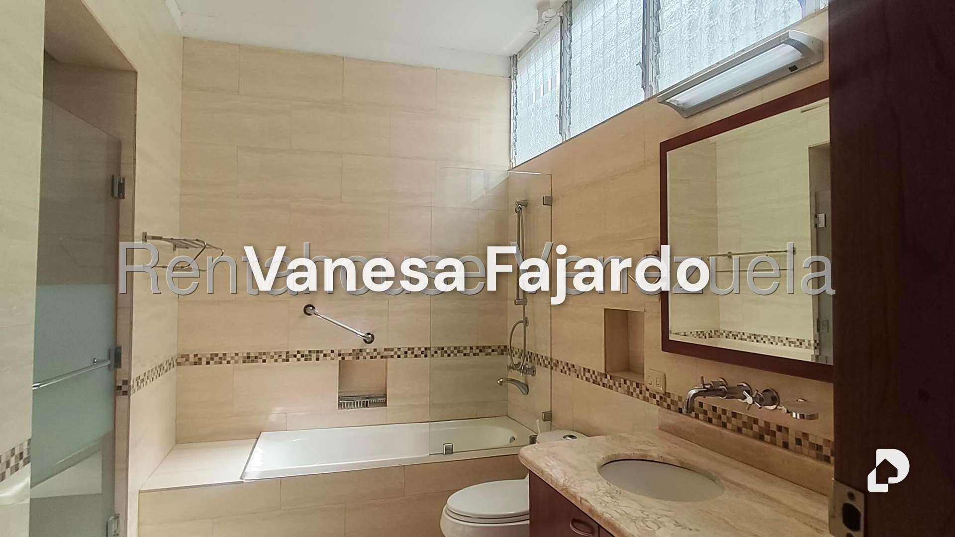 Casa en Alta Florida, Caracas – 21