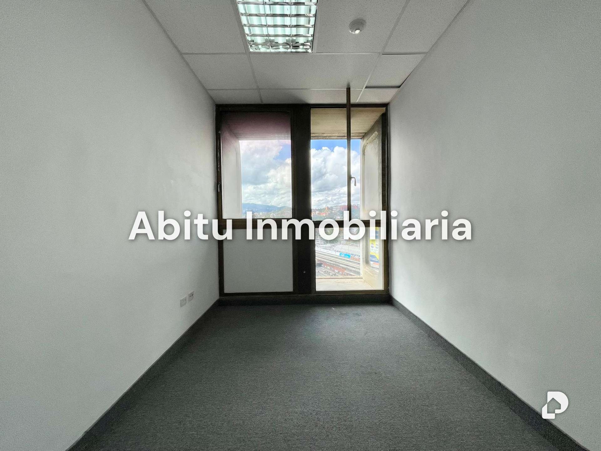 Oficina en Las Mercedes, Caracas – 9