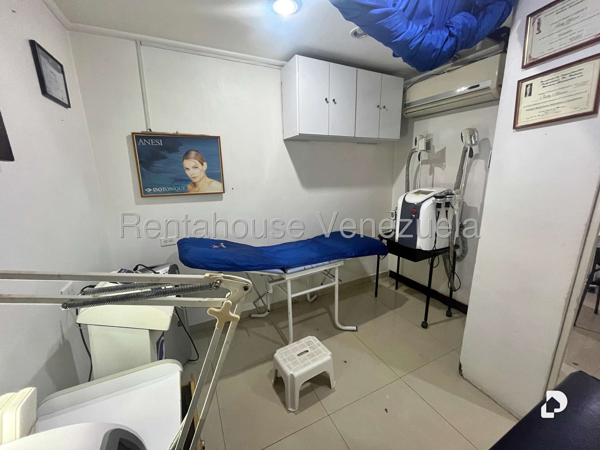 Local comercial en Parroquia La Candelaria, Caracas – 8