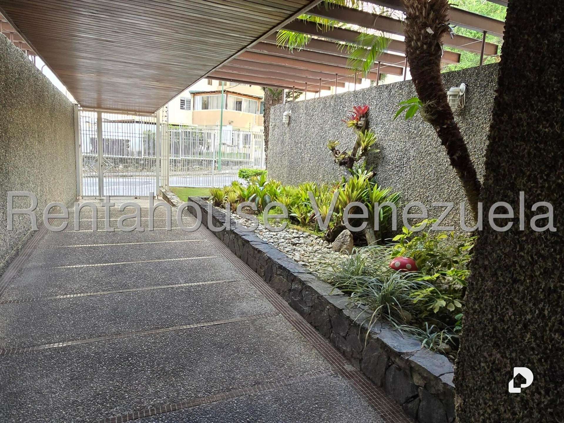 Apartamento en Santa Rosa de Lima, Caracas – 18