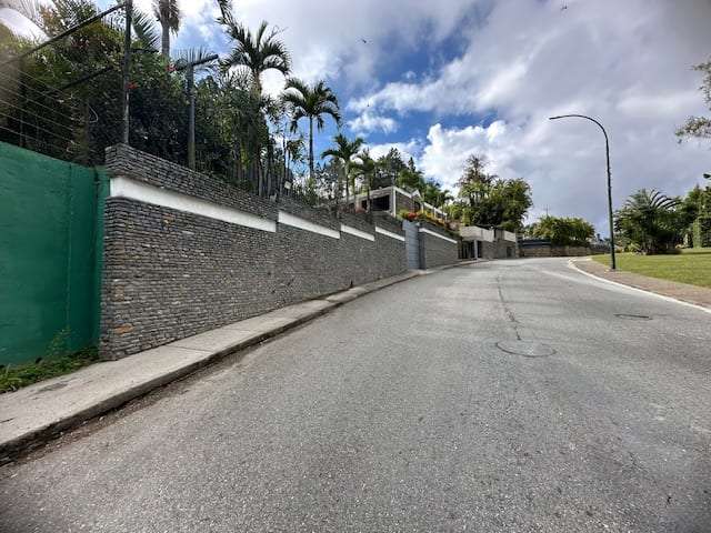 Casa en La Lagunita, Caracas - 1