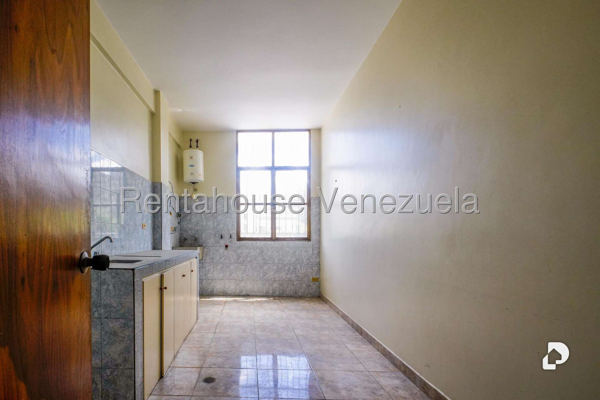 Edificio en Baruta, Caracas – 13