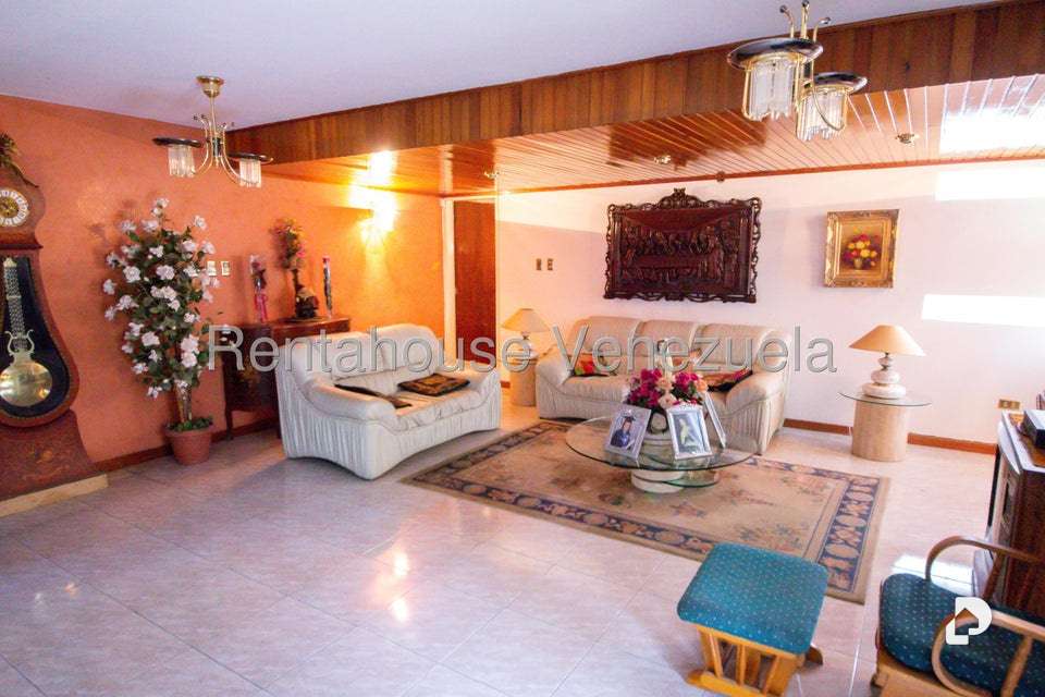 Casa en Lomas de La Lagunita, Caracas – 2