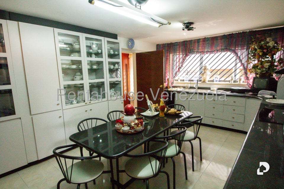 Casa en Lomas de La Lagunita, Caracas – 4