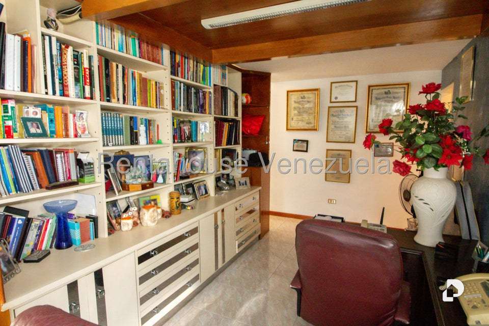 Casa en Lomas de La Lagunita, Caracas – 6