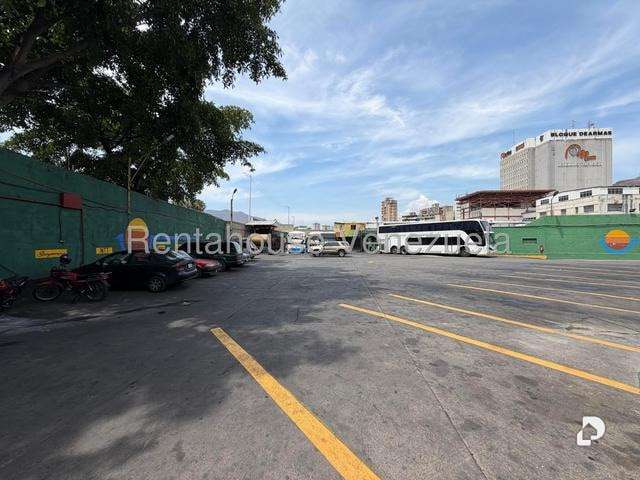 Terreno en San Martín, Caracas – 8