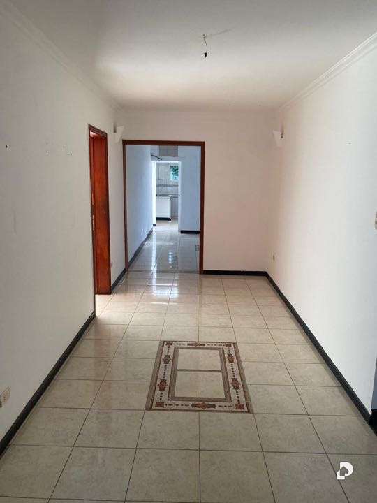 House in Altamira, Caracas – 14