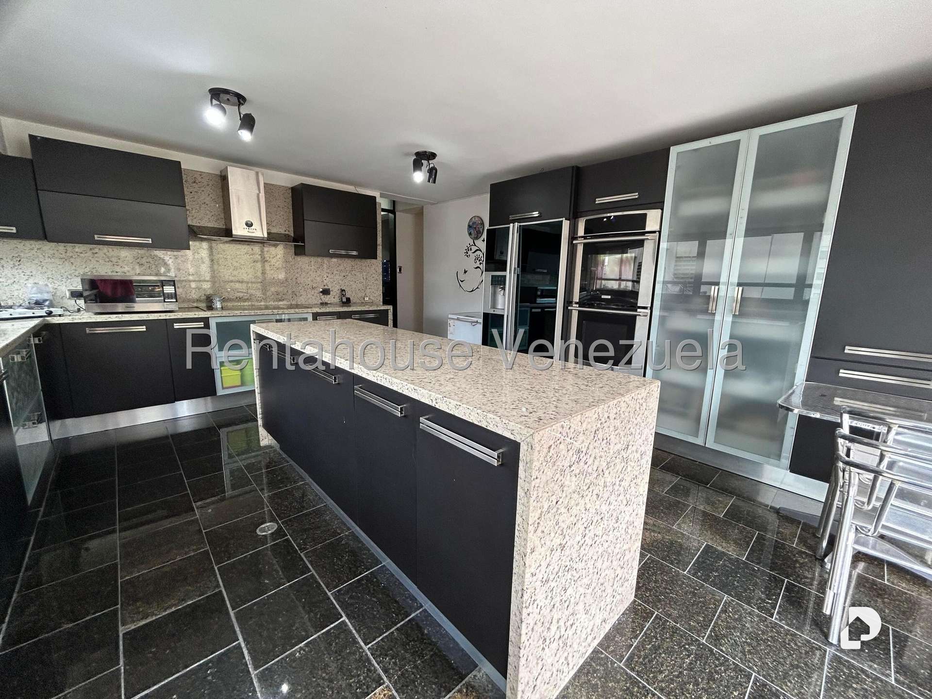 Apartamento en Los Palos Grandes, Caracas – 9