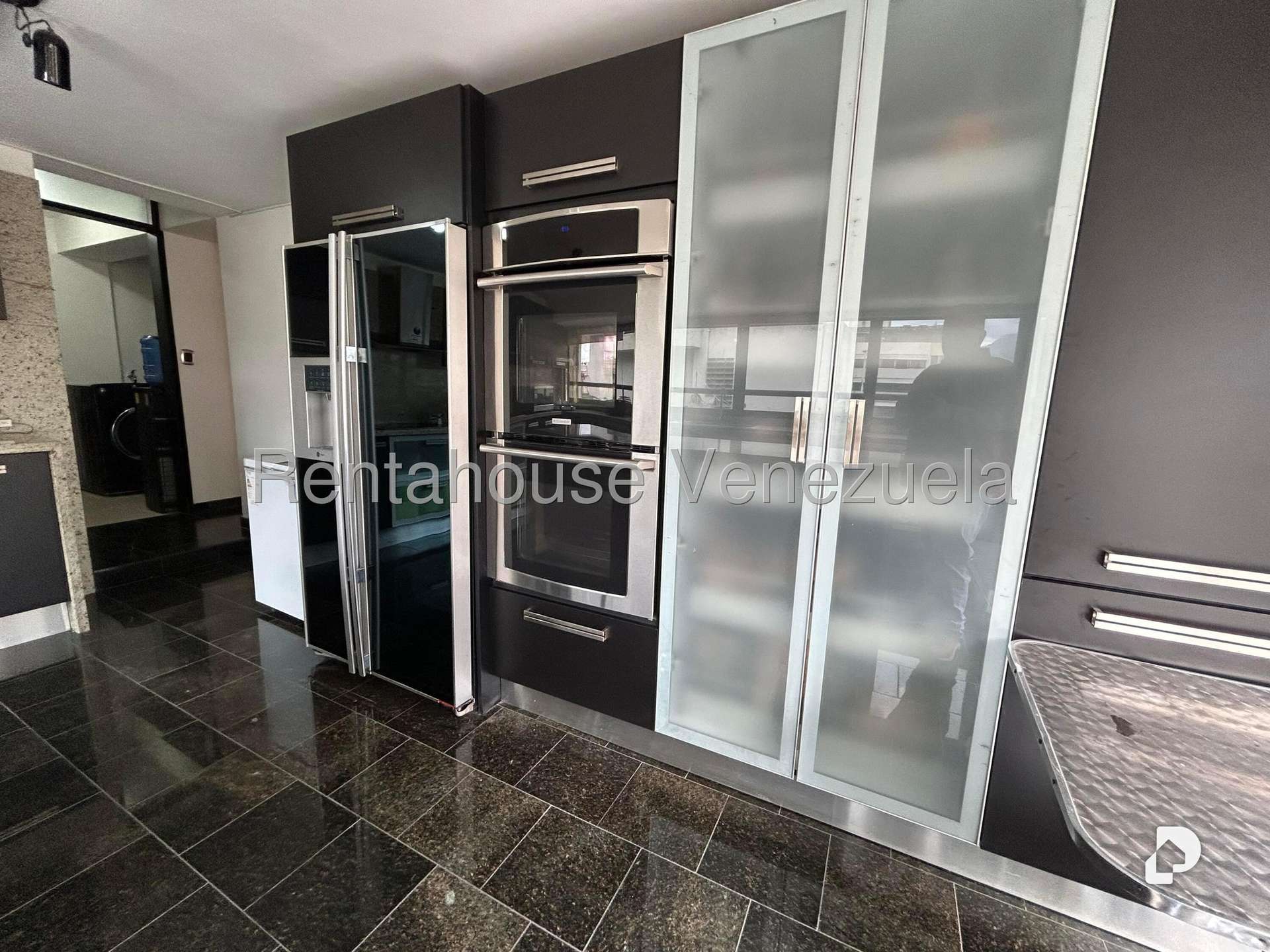 Apartamento en Los Palos Grandes, Caracas – 12