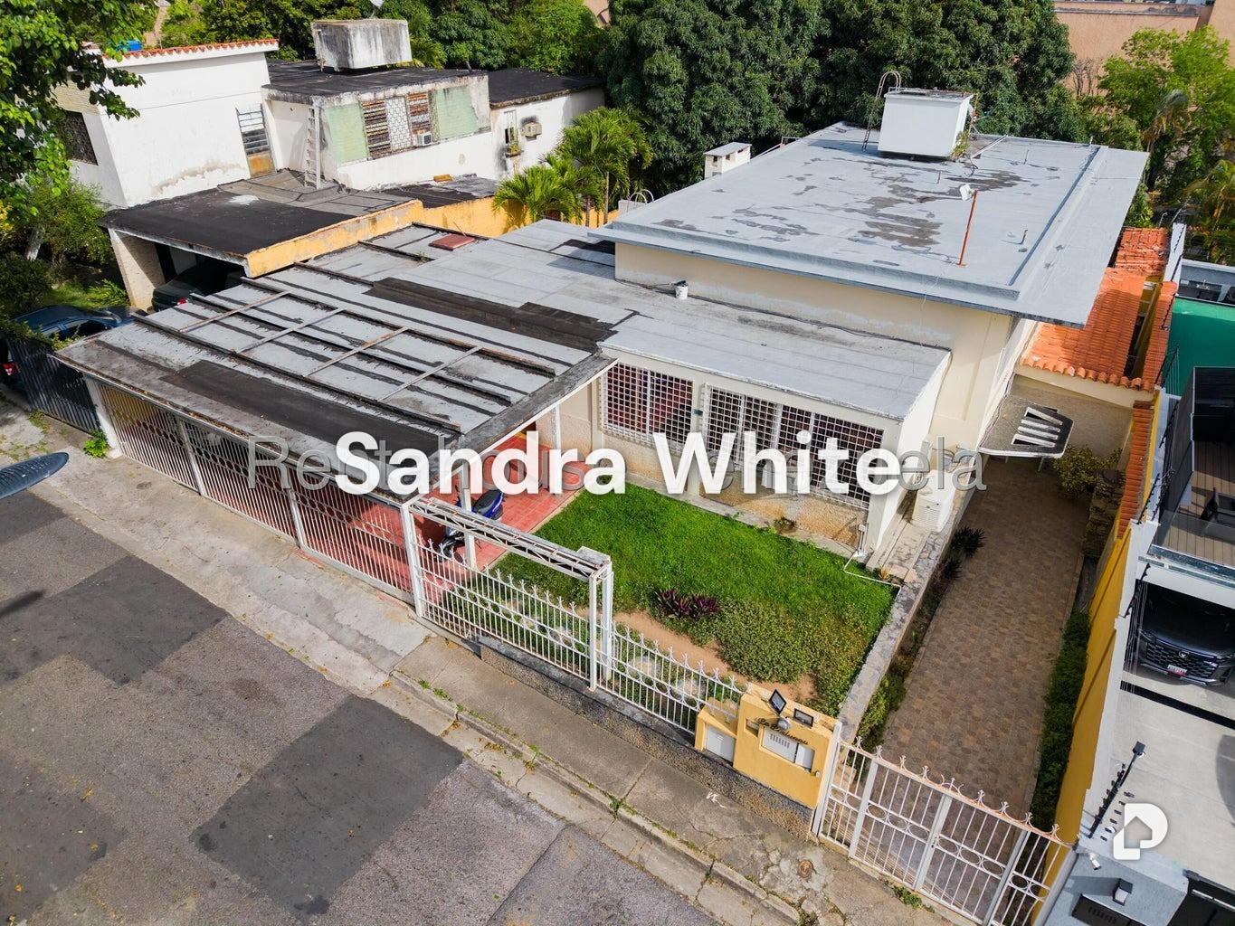 Casa en Prados del Este. 27-4428, Caracas – 4